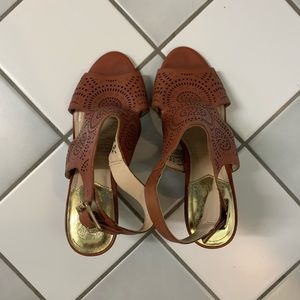 Vince Camuto Heels Brown, sz 6.5